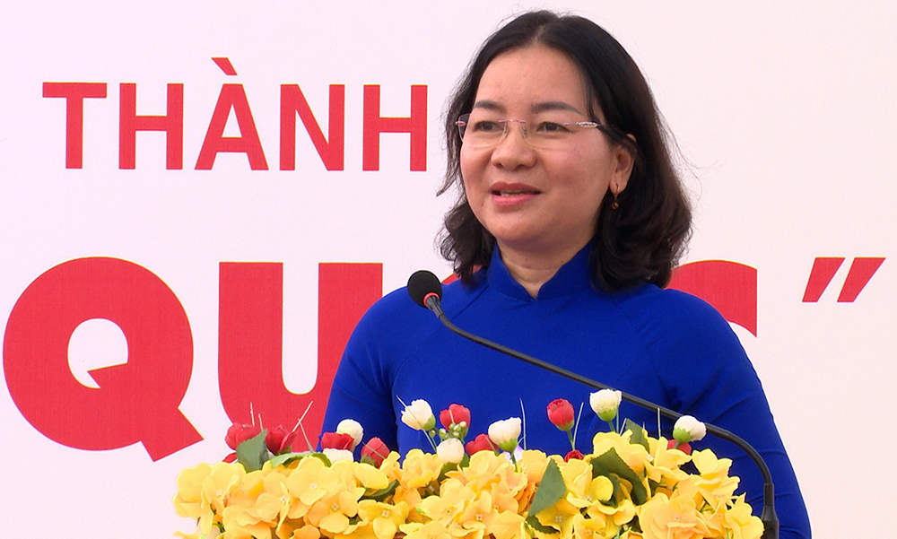 Đồng chí Trương Thị Bích Hạnh - Ủy viên Ban Thường vụ Tỉnh ủy, Trưởng Ban Tuyên giáo Tỉnh ủy Bình Dương phát biểu tại buổi lễ.